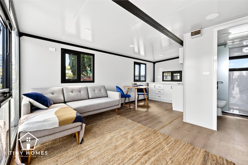 TH4U - Granny Flat Panorama inside 1