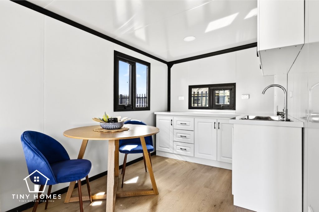 TH4U - Granny Flat Panorama inside kitchen