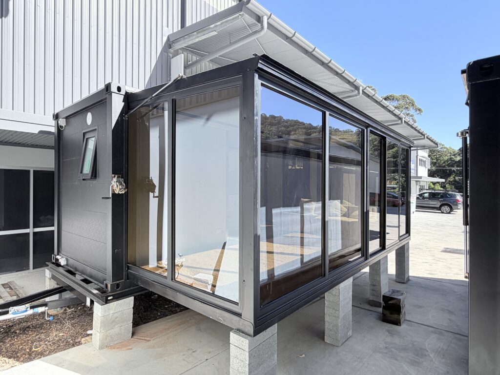 TH4U - one bedder on trailer
